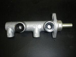 Maître cylindre Alu (diamètre 22,20) double circuit sans assistance - 444.72 HT