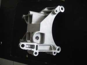 Support de pompe DA / alternateur S42 = 85.00 HT