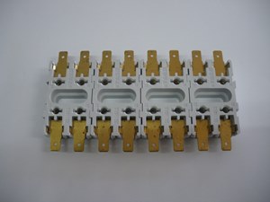 Support de disjoncteurs thermiques clipsables à fiche - 20.03 HT (x4) (PLUS LIVRABLE)