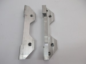 Supports étrier pour fusée d'origine (nu) - 2 x 288.00 = 576.00 € HT