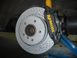 Kit AR AP 4P complet (disques percés diam. 312/20) conservant le système de F.A.M = 1880.00 HT